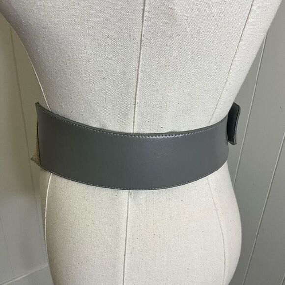 Vintage Mervyn’s Genuine Leather Women’s Small Wide Neck Belt Silver Tan - Picture 6 of 8